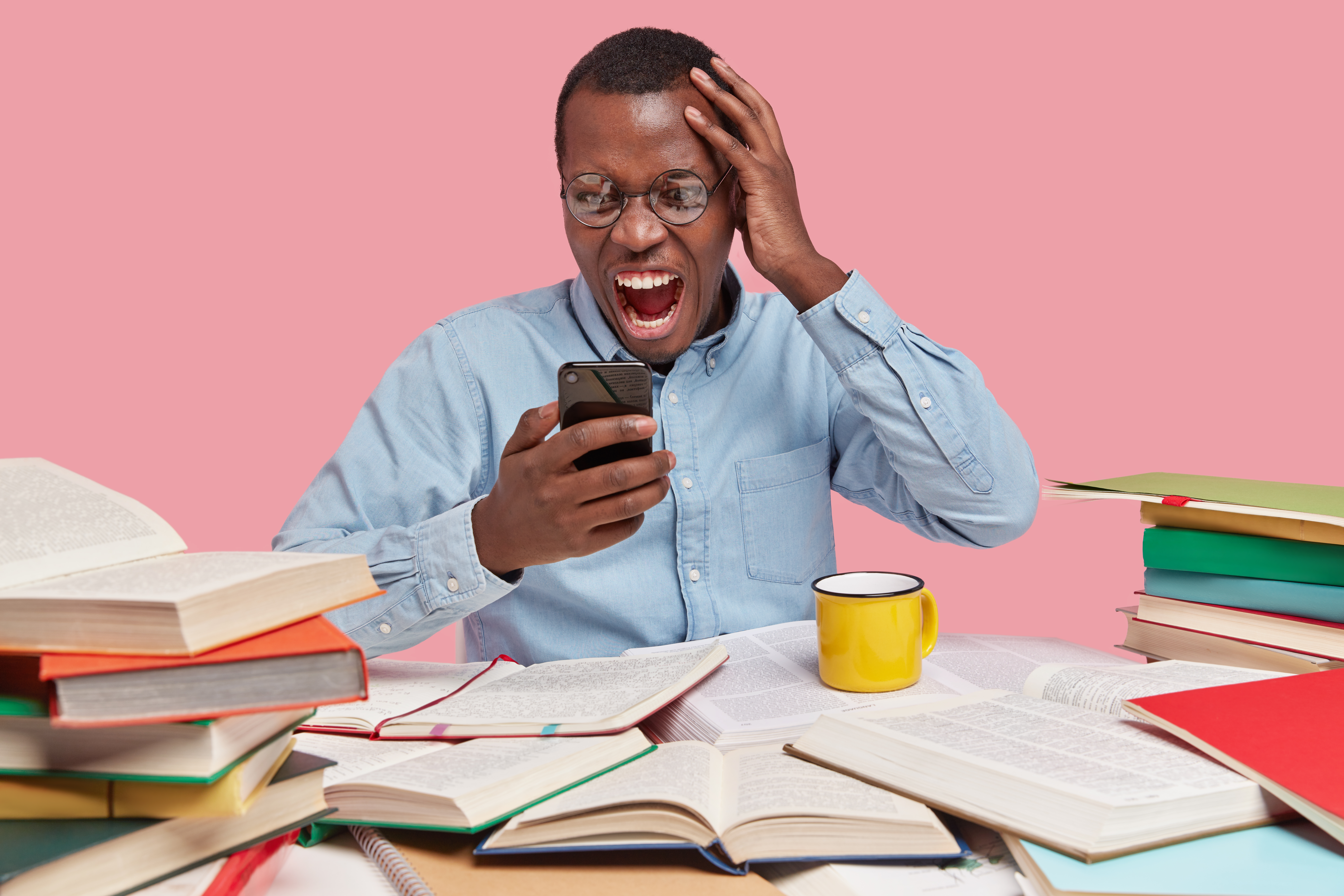 student stressed from why cramming fails to retain information for exams